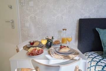 Welcoming Lovely Flat w/ Balcony by HostWise photo 5