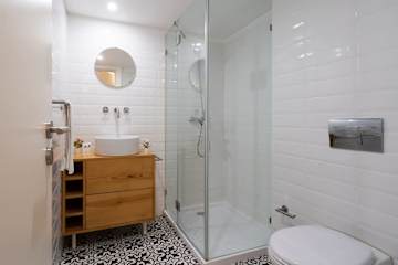 Spacious Red Studio | Ace Location by HostWise photo 3