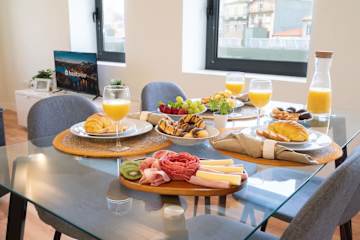 Large Sunny Flats | Ace Location by HostWise photo 3