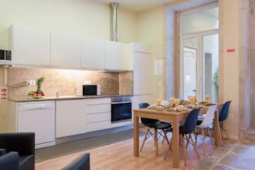 Historical Bright Flat| Terrace by HostWise photo 3