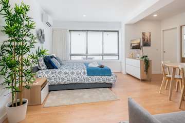 Comfy Sunny Flats | Prime Location by HostWise photo 3