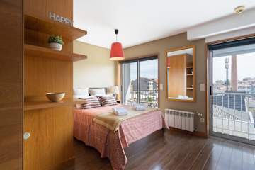 Bright Fresh Flat w/ Garage | Marquês by HostWise photo 4