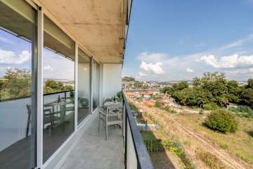 Colourful Flat w/ Balcony & Pool by HostWise photo 5