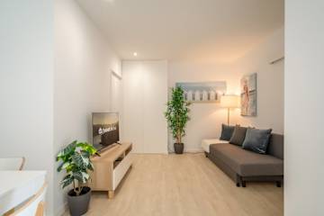 Peaceful Sunny Flat | Ace Location by HostWise photo 3