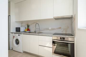 Peaceful Sunny Flat | Ace Location by HostWise photo 5