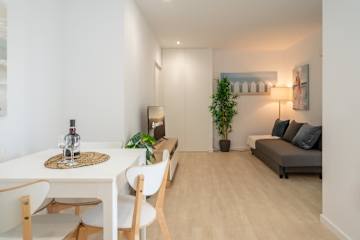 Peaceful Sunny Flat | Ace Location by HostWise photo 4