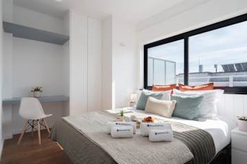 Bright Flat w/ Balcony |  Ace Location by HostWise