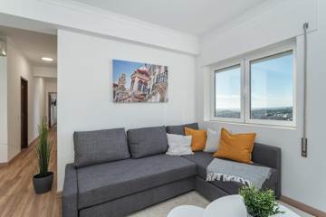 Spacious & Sunny Flat | Loulé by HostWise photo 5