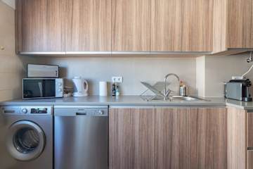 Spacious & Sunny Flat | Loulé by HostWise photo 4