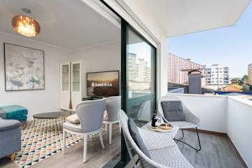 Elegant Flat w/ Balcony | Ace Location by HostWise photo 2