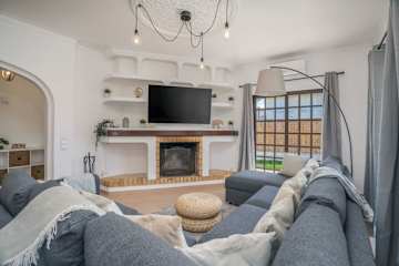 Spacious House | Terrace & Swimming Pool by Host Wise photo 2