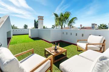 Deluxe House | Pool & Jacuzzi by HostWise photo 5