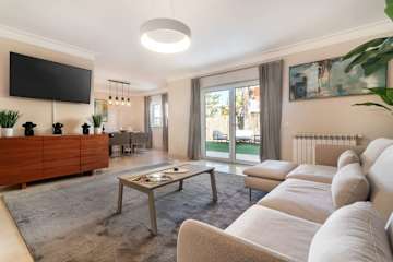 Deluxe House | Pool & Jacuzzi by HostWise photo 4