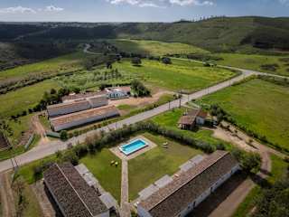 Burro Ville - Spacious Houses w/ Pool by HostWise photo 4