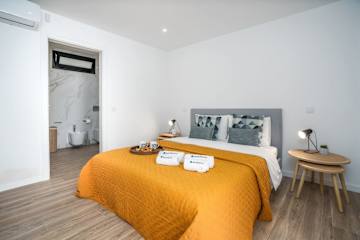 Bright Spacious House | Swimming Pool by HostWise photo 3