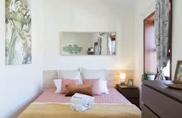 Central Comfy Flat by HostWise photo 4