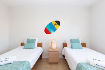 Two Trendy Bright Flats | Jacuzzi by HostWise photo 4