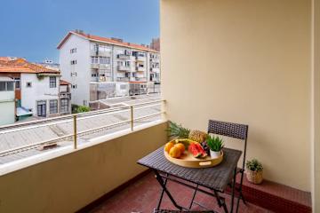 Two Trendy Bright Flats | Jacuzzi by HostWise photo 3
