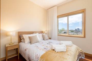 Anna´s Flats | River View by HostWise