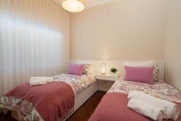 Anna´s Flats | River View by HostWise photo 4