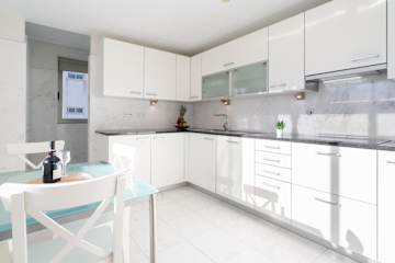 Gorgeous Spacious Flat | Ace Location by HostWise photo 3