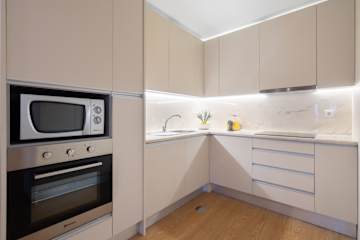 Colorful Bright Flat w/ Balcony by HostWise photo 4