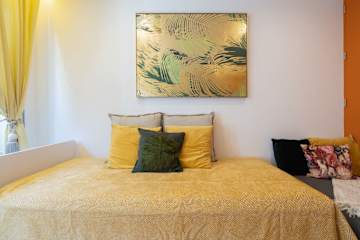 Colorful Bright Flat w/ Balcony by HostWise photo 5