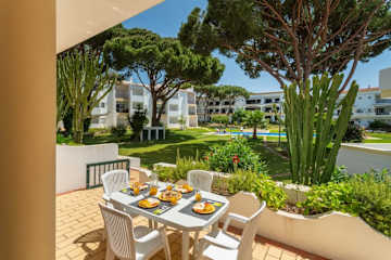 Amazing Flat | Swimming Pool & Terrace by HostWise photo 2