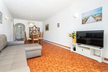 Amazing Flat | Swimming Pool & Terrace by HostWise photo 4
