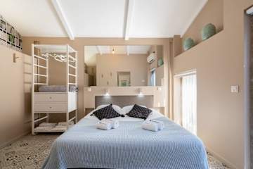 2 Spacious Flats w/ Jacuzzi & Garden by HostWise photo 4