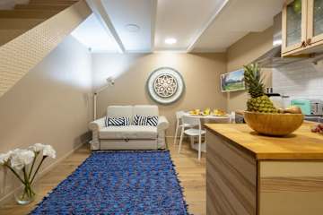 2 Spacious Flats w/ Jacuzzi & Garden by HostWise photo 2