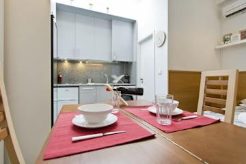 Cozy Quiet Flat | Trindade Station by HostWise photo 3