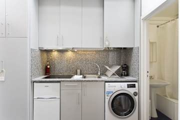 Cozy Quiet Flat | Trindade Station by HostWise photo 4