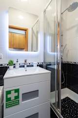 Lovely & Cozy House | Prime Location by HostWise photo 4