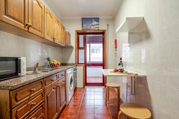 Rustic Bright Flat | City Centre by Host Wise photo 4