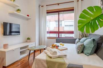 Rustic Bright Flat | City Centre by Host Wise photo 2