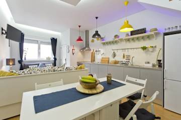  2 City Center Flats by HostWise photo 3