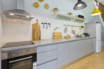  2 City Center Flats by HostWise photo 4