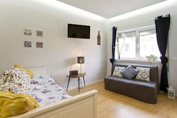  2 City Center Flats by HostWise photo 5