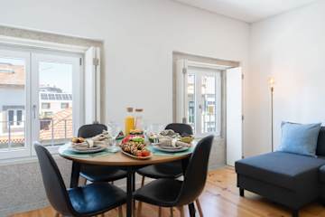 Modern Urban Flat by HostWise photo 5