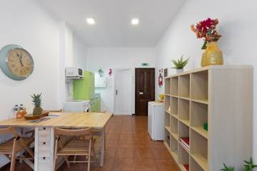 Rustic Bright Flat by HostWise photo 3