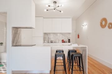 Sunny Downtown Apartment by HostWise photo 3