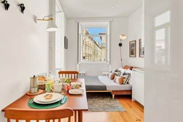 3 Central Flats w/ Balcony | Clérigos by HostWise photo 4