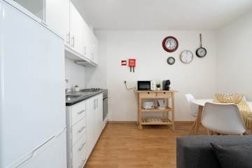 Classic Cozy Flat w/ Prime Location by HostWise photo 4