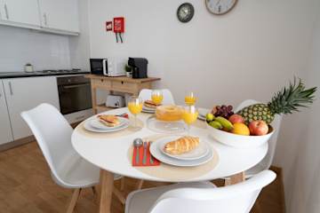 Classic Cozy Flat w/ Prime Location by HostWise photo 2