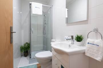 Classic Cozy Flat w/ Prime Location by HostWise photo 5