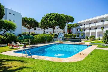 Trendy Amazing Flat | Pool by HostWise photo 5