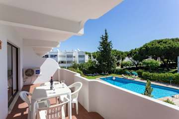 Trendy Amazing Flat | Pool by HostWise photo 3