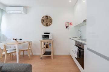 Sunny Cozy Flat w/ Balcony by HostWise photo 4