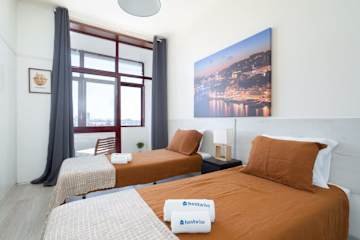 Great Two Bedroom Flat by HostWise